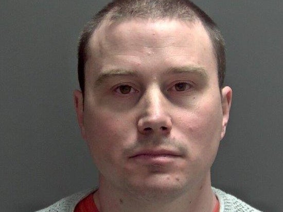 Pedófilo que engañó a 5.000 niños es sentenciado a 25 años de cárcel en el Reino Unido