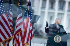 Trump ha sido declarado “incitador en jefe” en el juicio político, mientras los demócratas juran que la evidencia muestra que él no es un “espectador”