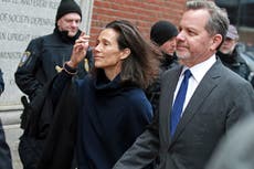 Exsocio del cantante Bono, de U2, se declara culpable tras escándalo de admisión a la universidad