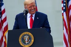 Trump de “muy buen humor” mientras ve el juicio político