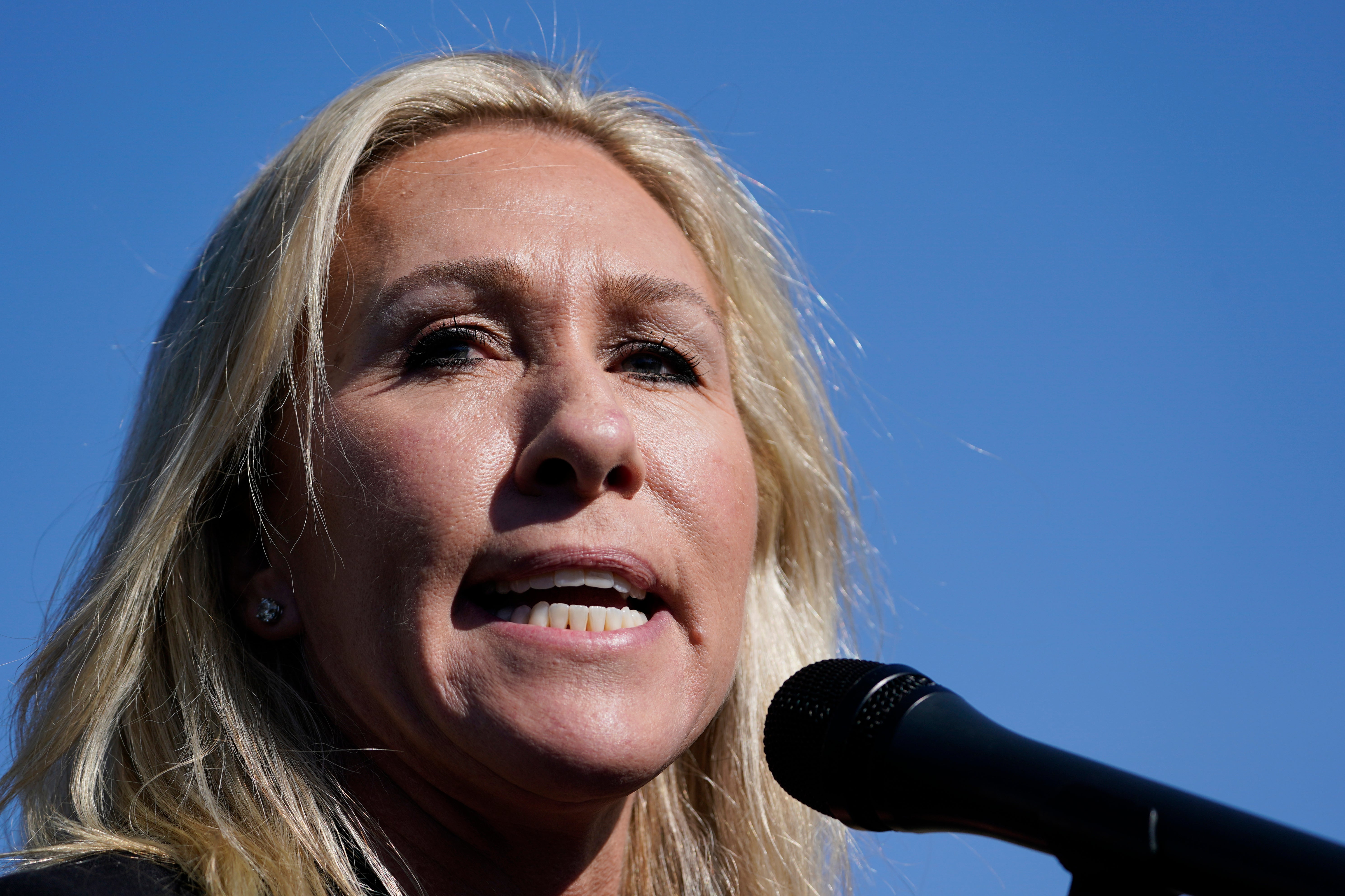 Padre de niño con síndrome de Down confronta a Marjorie Taylor Greene por comentarios en la reunión republicana