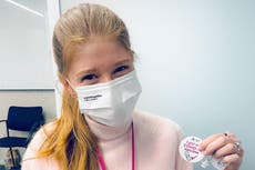 Hija de Bill Gates, Jennifer, recibe primera dosis de la vacuna COVID: “No me implantaron el genio de mi padre”