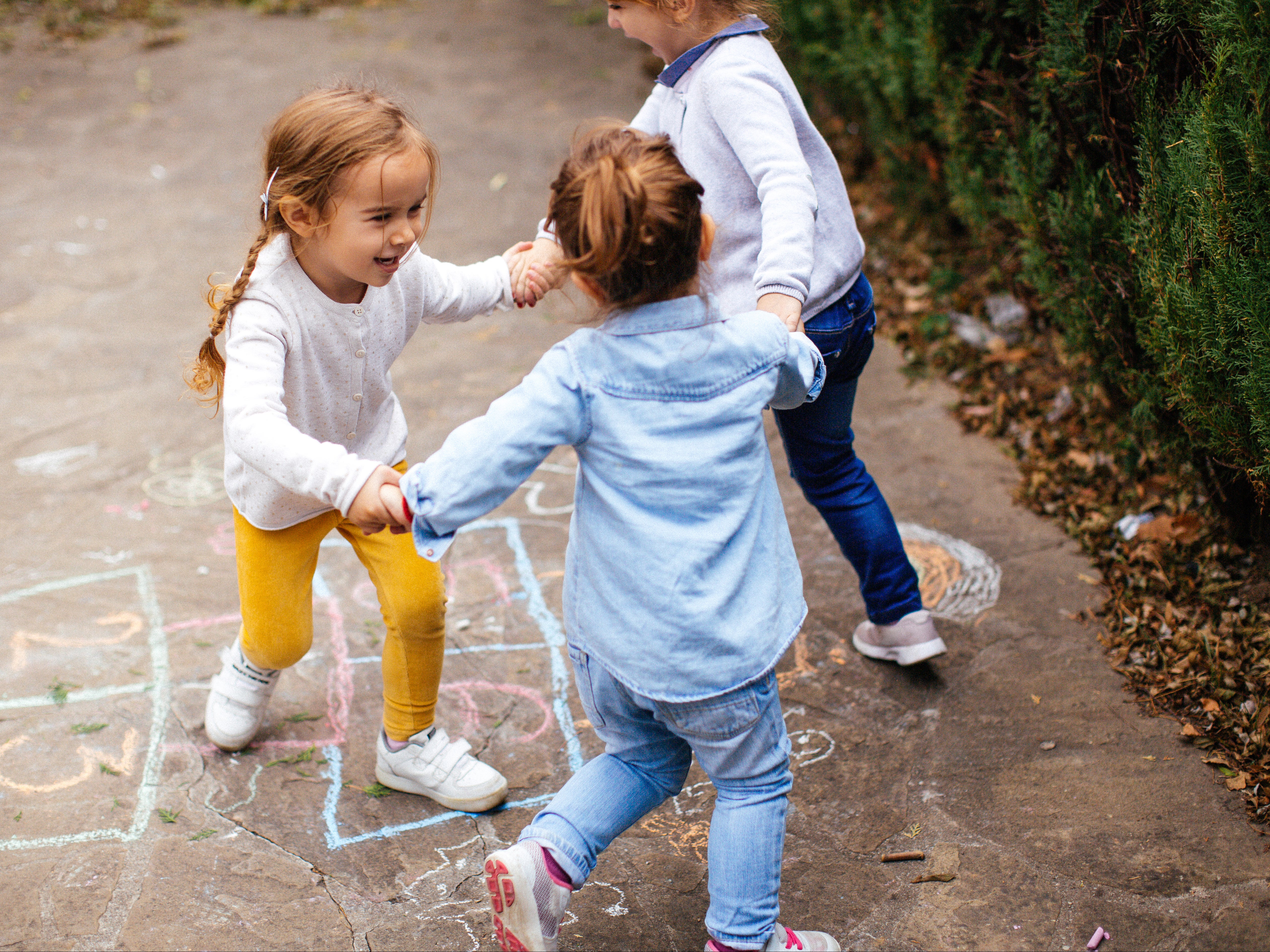 COVID: ¿Por qué no se vacunan a los menores de edad contra el coronavirus?