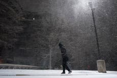 Apagones y vuelos cancelados para miles mientras tormenta invernal sigue azotando Estados Unidos