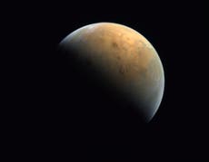 La sonda Hope envía una increíble fotografía de Marte