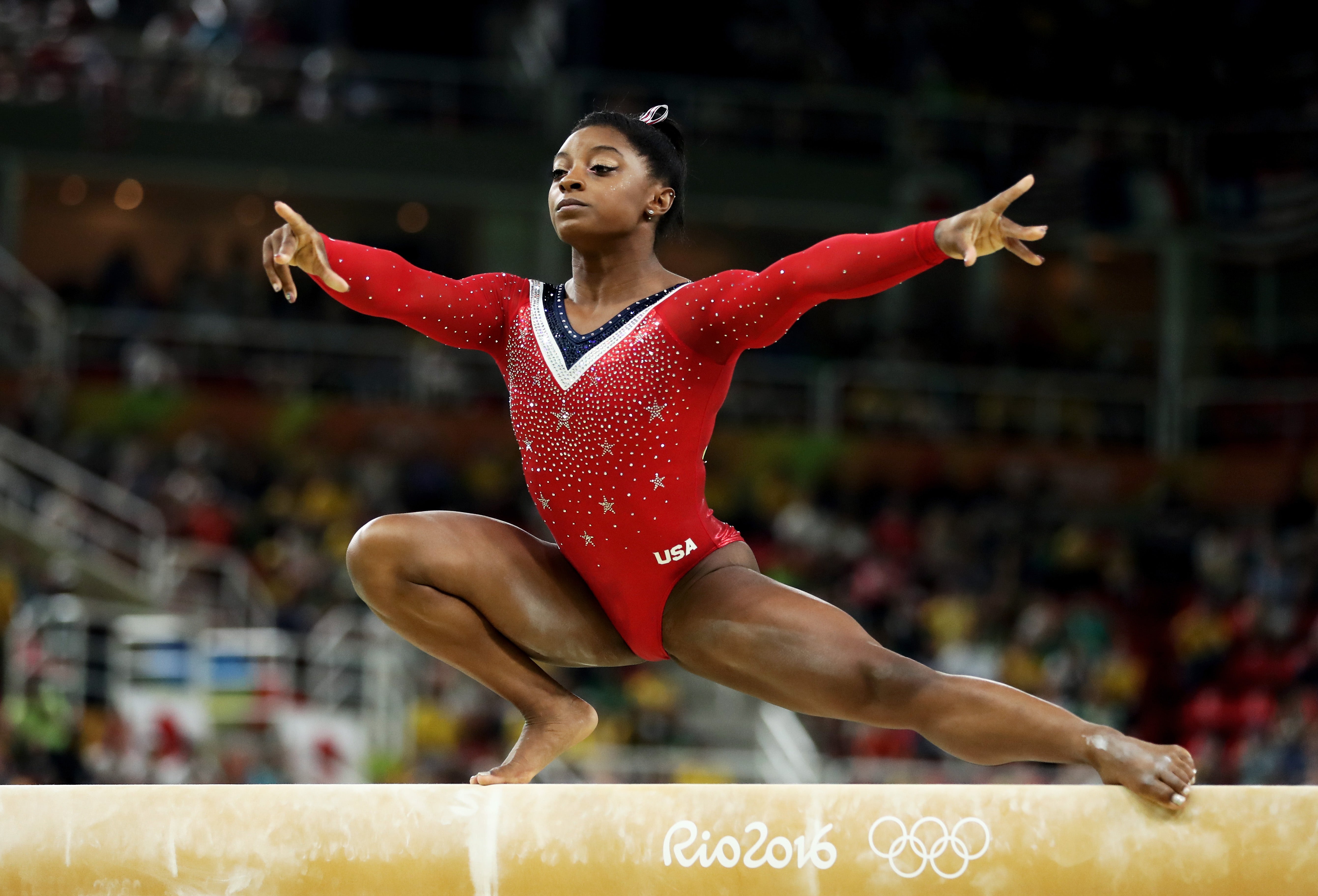 Simone Biles revela que se vio obligada a robar comida de la cafetería del gimnasio donde entrenaba 