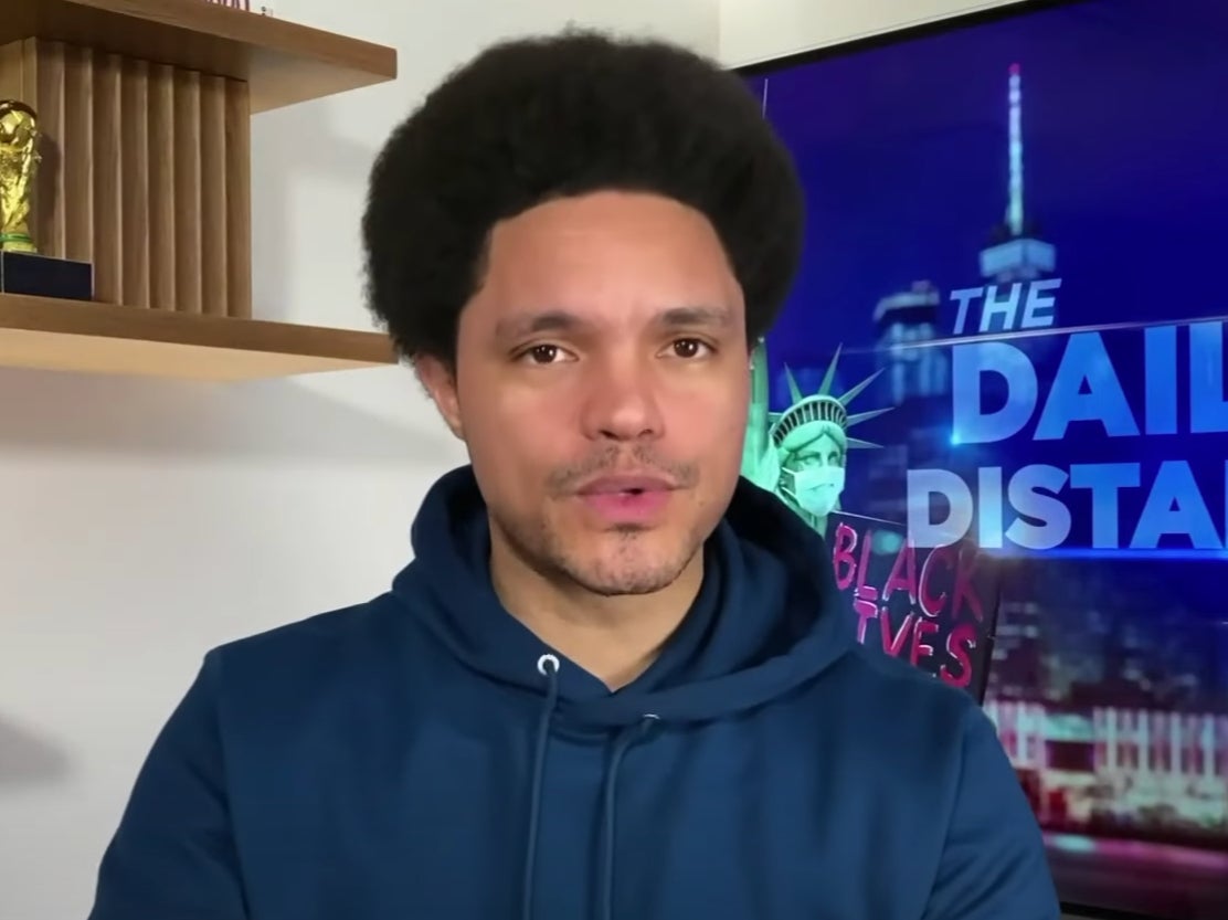 Trevor Noah compara el juicio político de Donald Trump con el de OJ Simpson tras su absolución