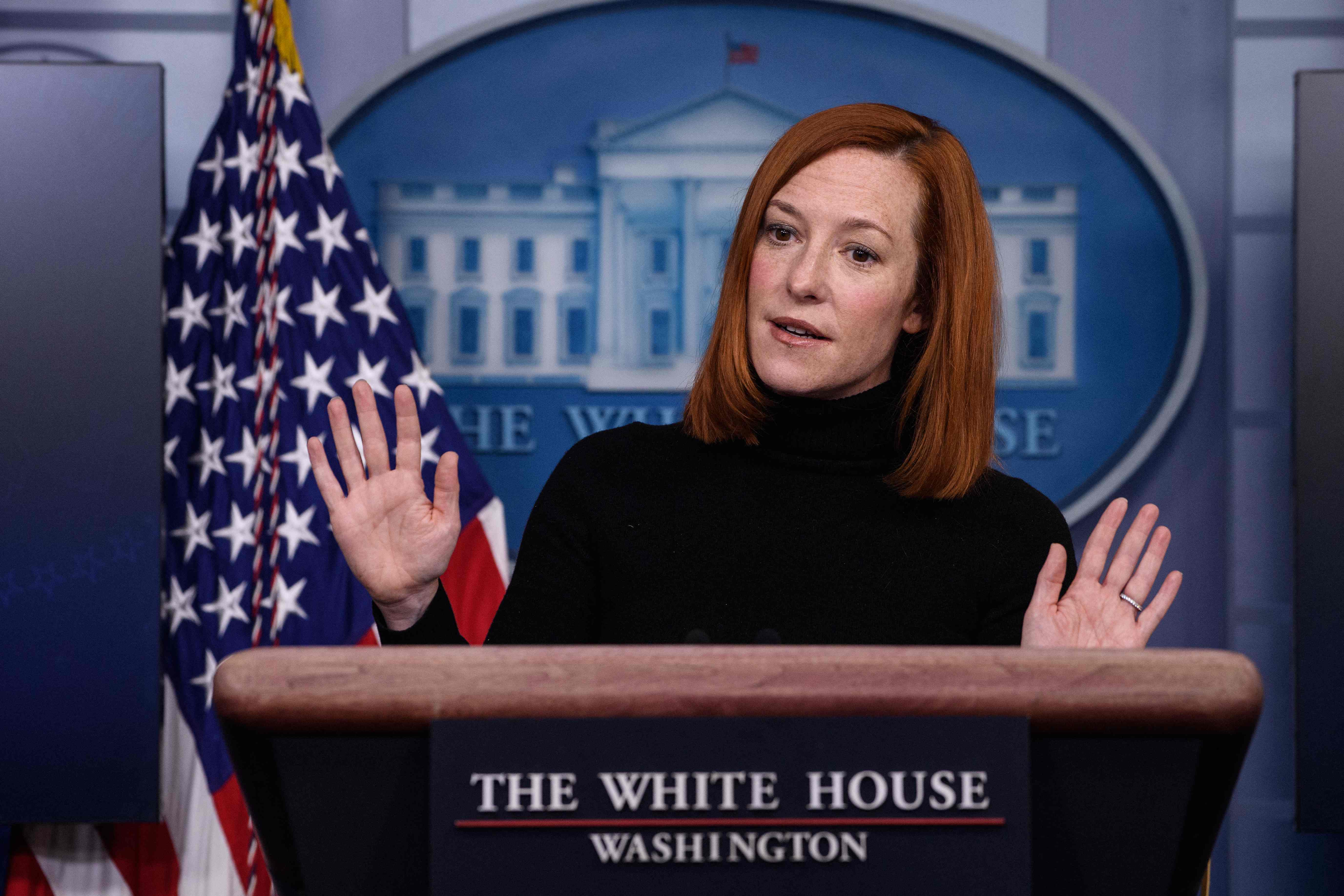 Psaki dice que acusaciones de acoso de Cuomo son “difíciles de leer” como mujer