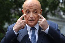 Trump descarta a Rudy Giuliani como su abogado y Michael Cohen advierte que pronto lo “culpará”