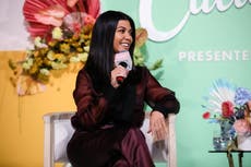 Kourtney Kardashian confirma relación con Travis Barker en publicación de Instagram