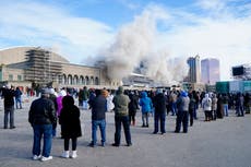 El emblemático casino Trump Plaza es demolido en Atlantic City