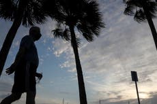 “No se requieren pañales faciales”: un restaurante en Florida se vuelve viral por letrero sobre cubrebocas