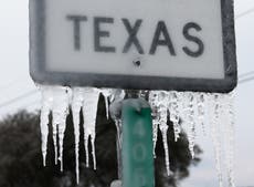 Encuentran a hombre que falleció congelado en su sillón reclinable en Texas 