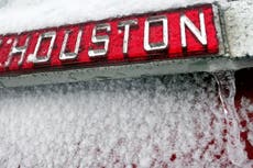 Niño de 11 años muere de hipotermia después de jugar en la nieve durante tormenta en Texas