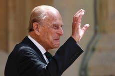 El príncipe Felipe permanecerá en el hospital durante el fin de semana