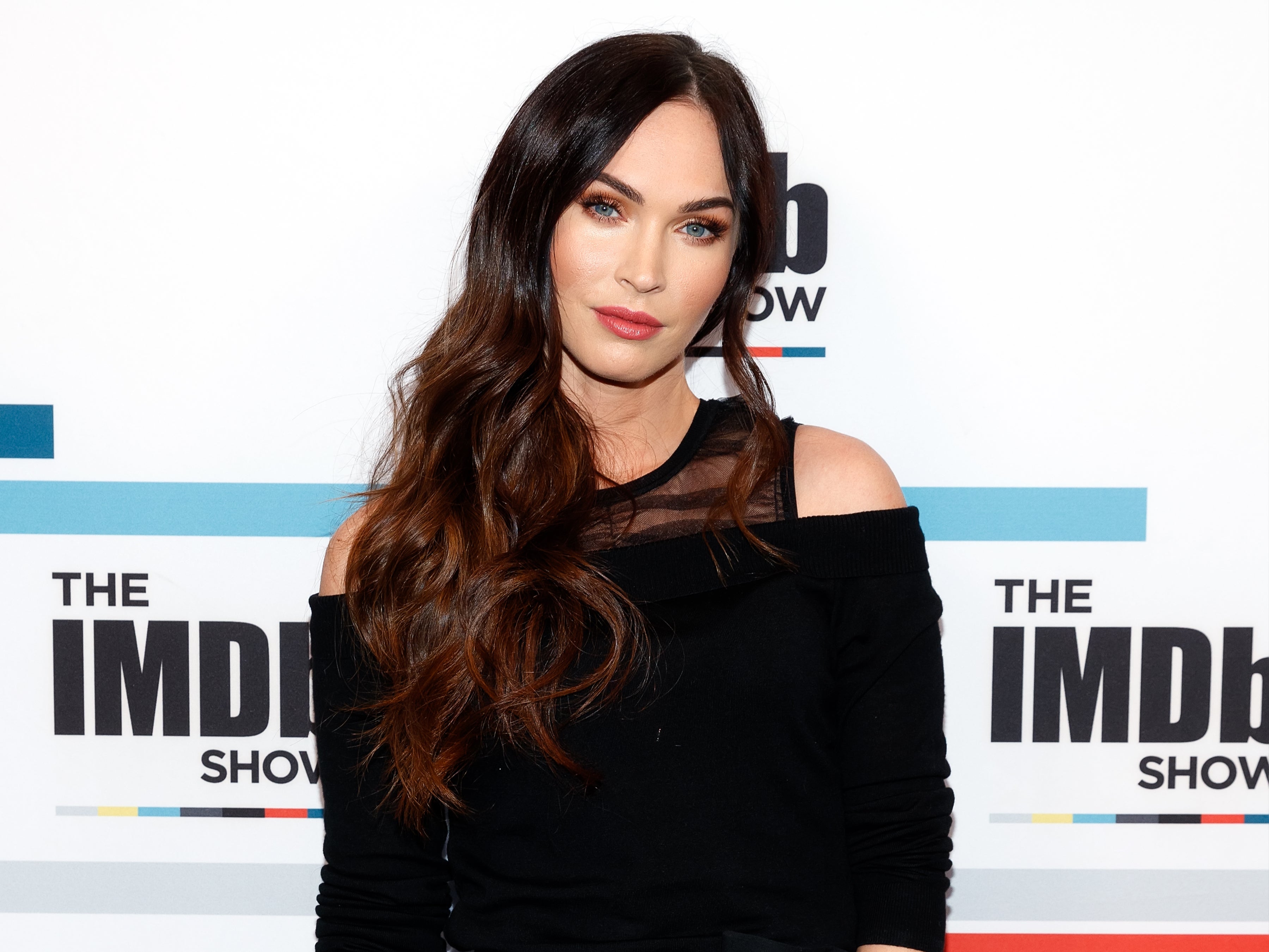 Megan Fox aborda una publicación viral falsa en Instagram sobre cubrebocas