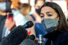 Texas: AOC se anota como voluntaria en un banco de comida en Houston tras recaudar millones de dólares