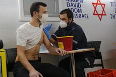 Vacuna Pfizer es “altamente efectiva” para reducir la transmisión de COVID-19, sugiere un estudio