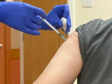 Dos dosis de vacuna de Pfizer producen mayor cantidad de anticuerpos, muestra un estudio