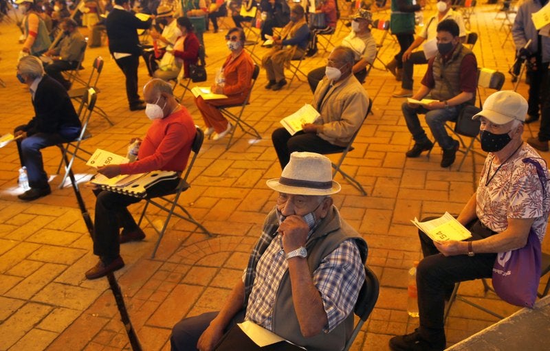 México administra las primeras dosis de la vacuna rusa Sputnik V a pacientes de la tercera edad