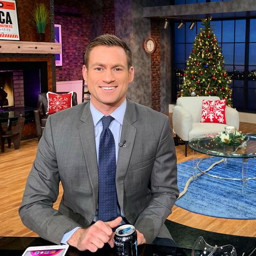 Suspenden a presentador de Fox luego de mostrar su rechazo a que obesos reciban vacuna contra COVID