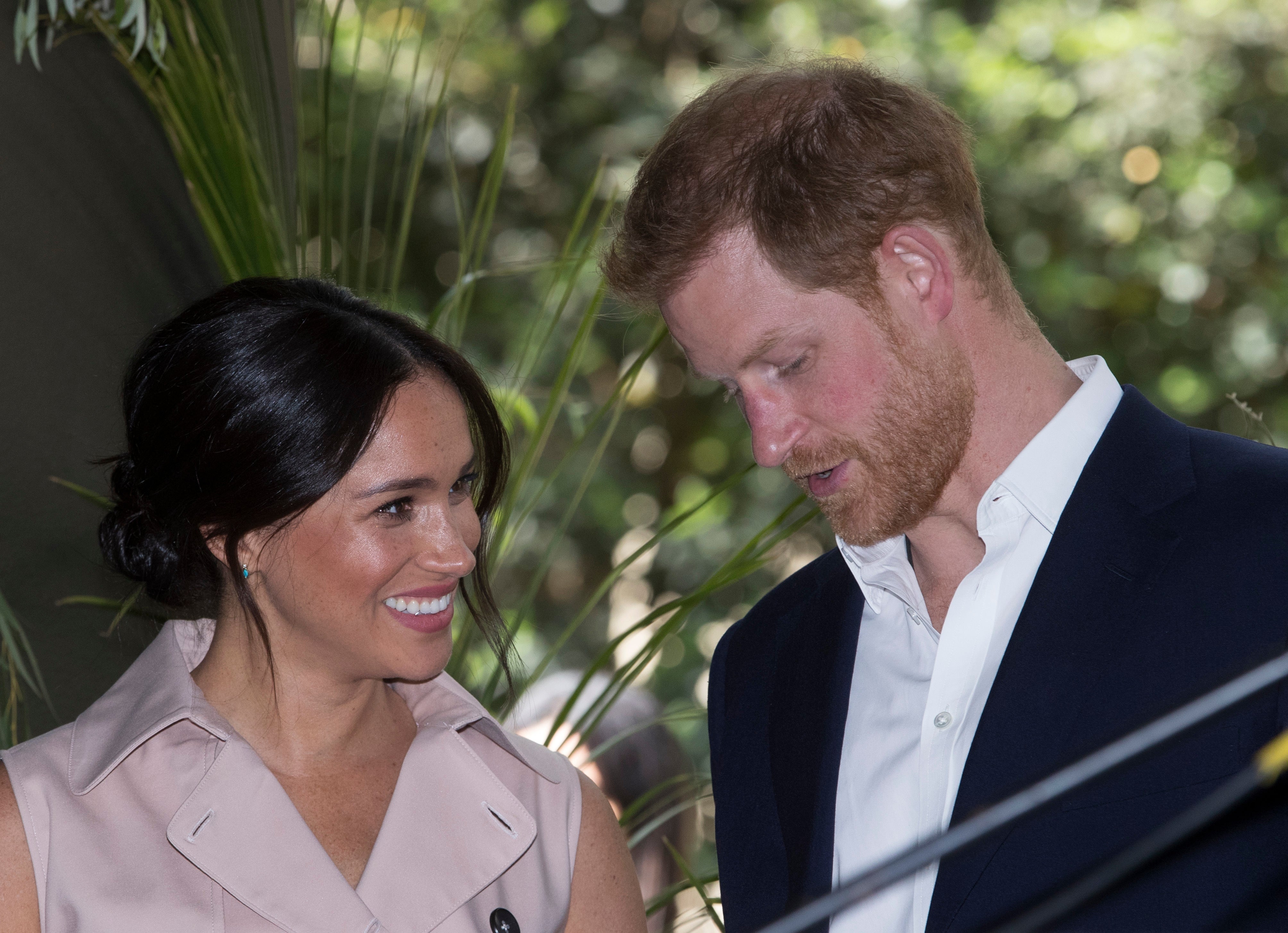 Meghan y Harry son las verdaderas víctimas, pero la Familia Real se niega a verlo