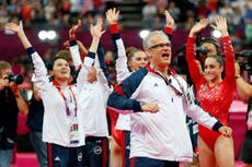 Exentrenador de gimnasia olímpica de Estados Unidos enfrenta cargos de abuso sexual