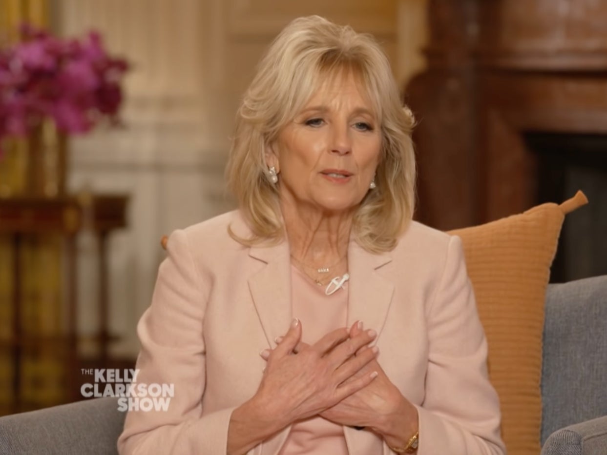 Jill Biden dice que luchó por mantener la fe después de la muerte de Beau
