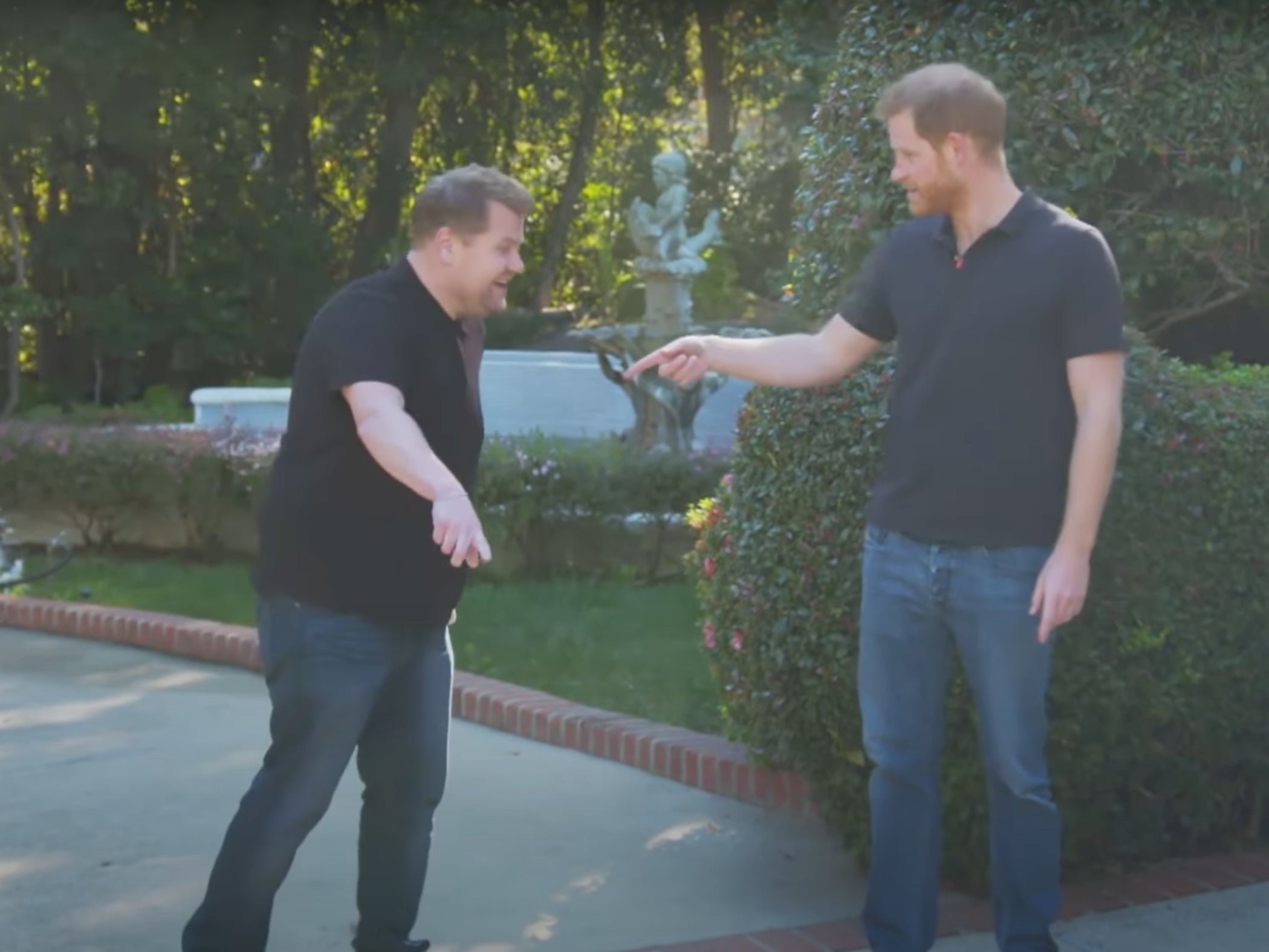 El príncipe Harry rapea el tema de The Fresh Prince of Bel-Air con James Corden