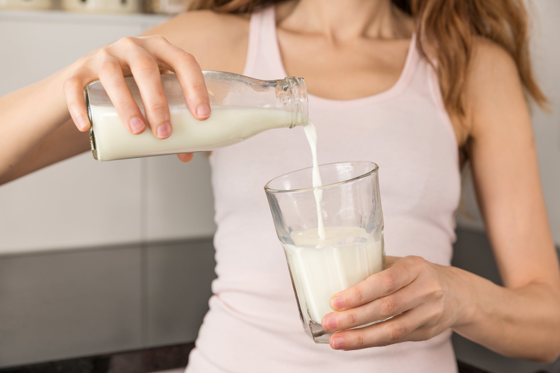 Los investigadores descubrieron que el consumo de leche entera estaba asociado con un mayor riesgo de mortalidad en comparación con la leche baja en grasa