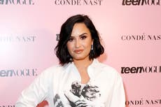 Demi Lovato comparte una publicación de Instagram que dice que las fiestas de revelación de género son ‘transfóbicas’