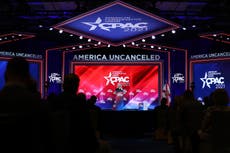 Organizadores del CPAC son abucheados después de pedir a los asistentes usar cubrebocas