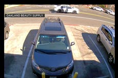 California: Mujer es arrastrada por un carro tras ser asaltada en Oakland