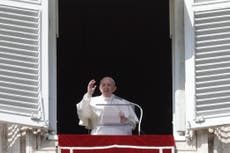 La humanidad enfrenta una “gran inundación” causada por la crisis climática, dice el Papa Francisco