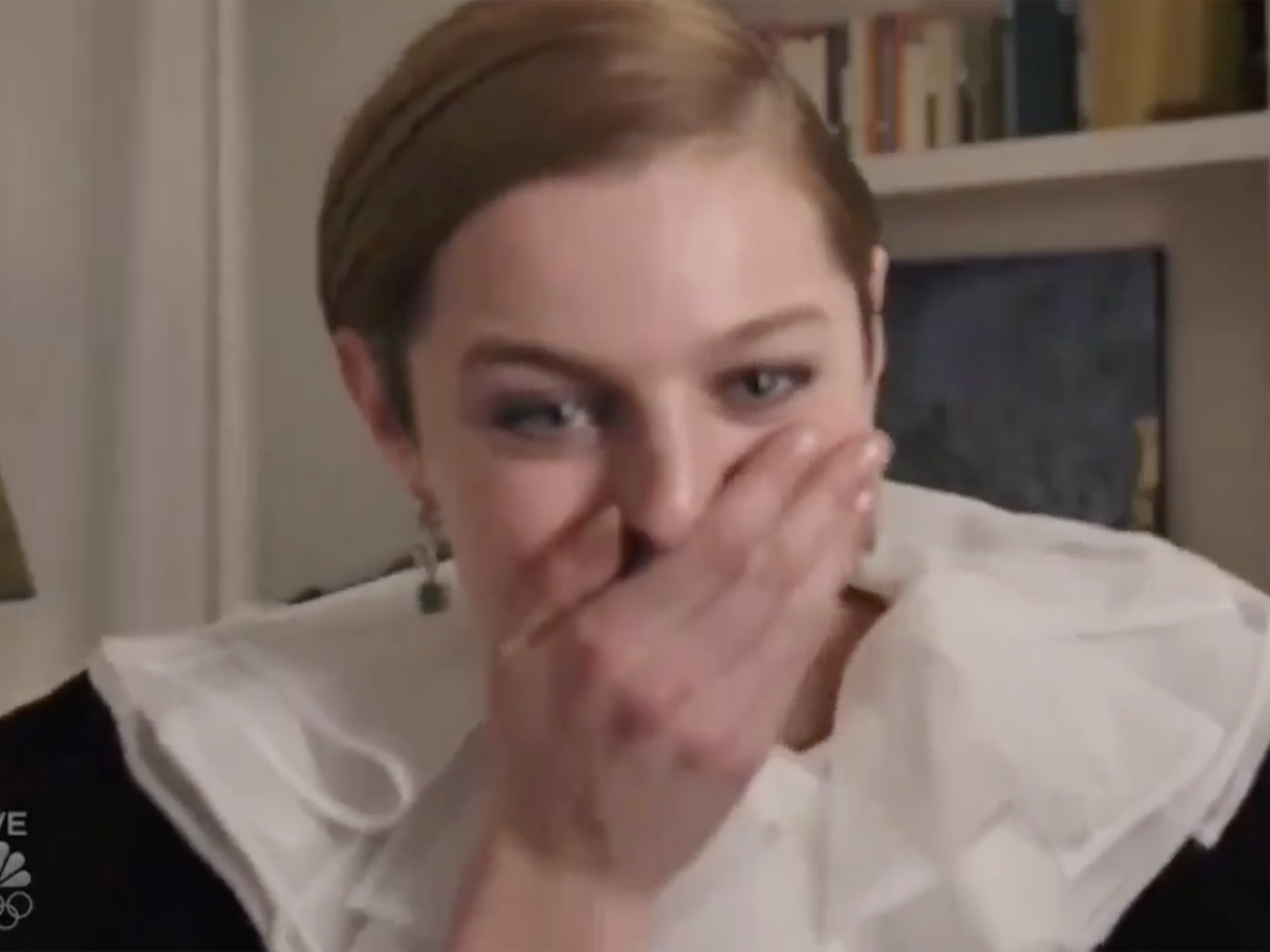 Emma Corrin de “The Crown” agradece a la “compasiva” Princesa Diana al recibir su premio en los Globos de Oro