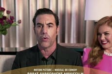 Sacha Baron Cohen se burla del “genio de la comedia” Rudy Giuliani en su discurso de aceptación en los Globos de Oro