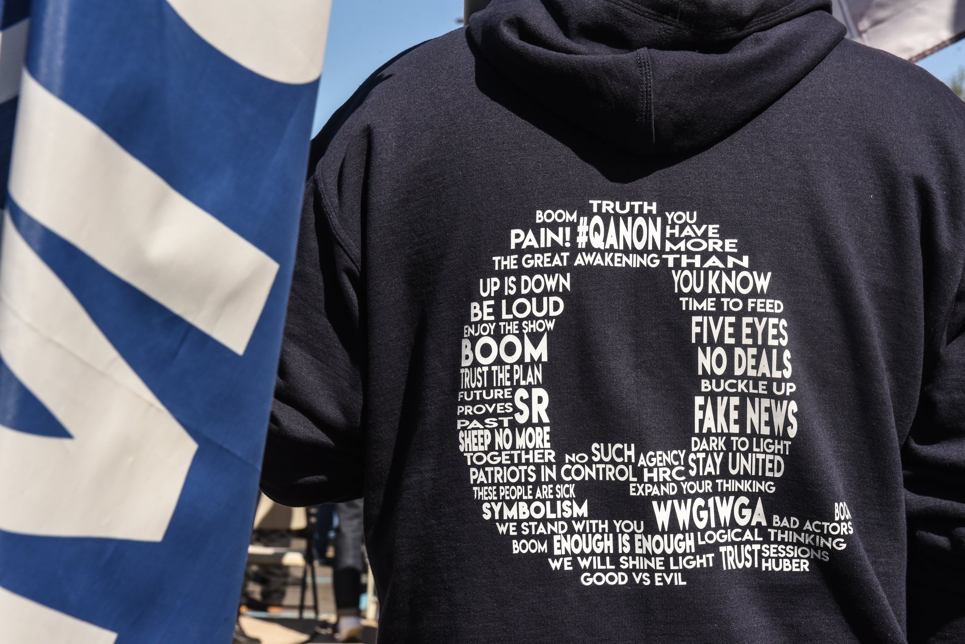 Creyentes de QAnon piensan que Joe Biden es un robot con una boca defectuosa