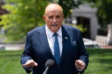 Suspenden nuevamente a Giuliani de YouTube por conspiraciones electorales