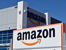 Amazon cambia su ícono del logotipo tras comparaciones con Hitler
