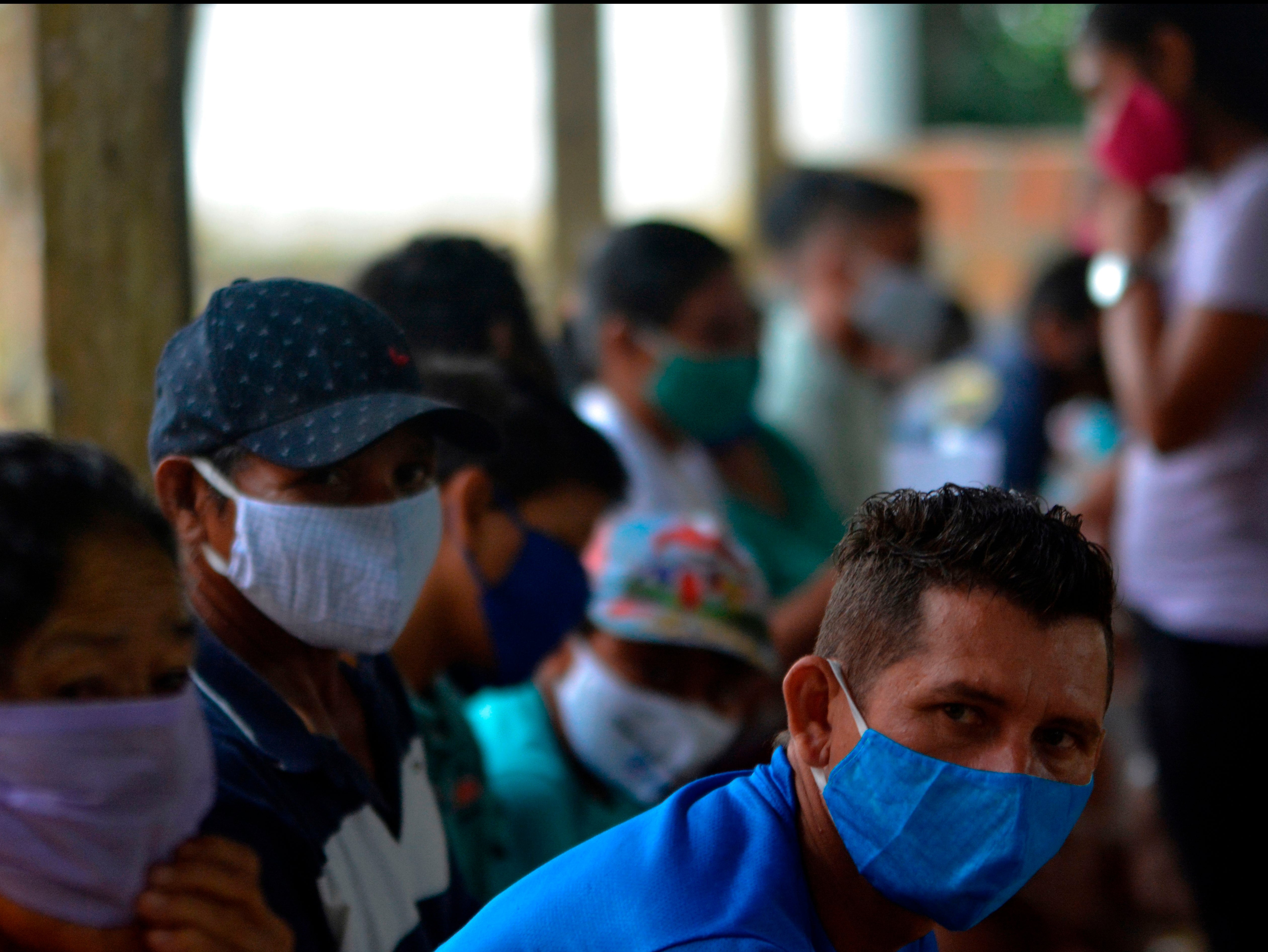 Variante de Brasil, más infecciosa y capaz de evadir la inmunidad natural, revela un estudio