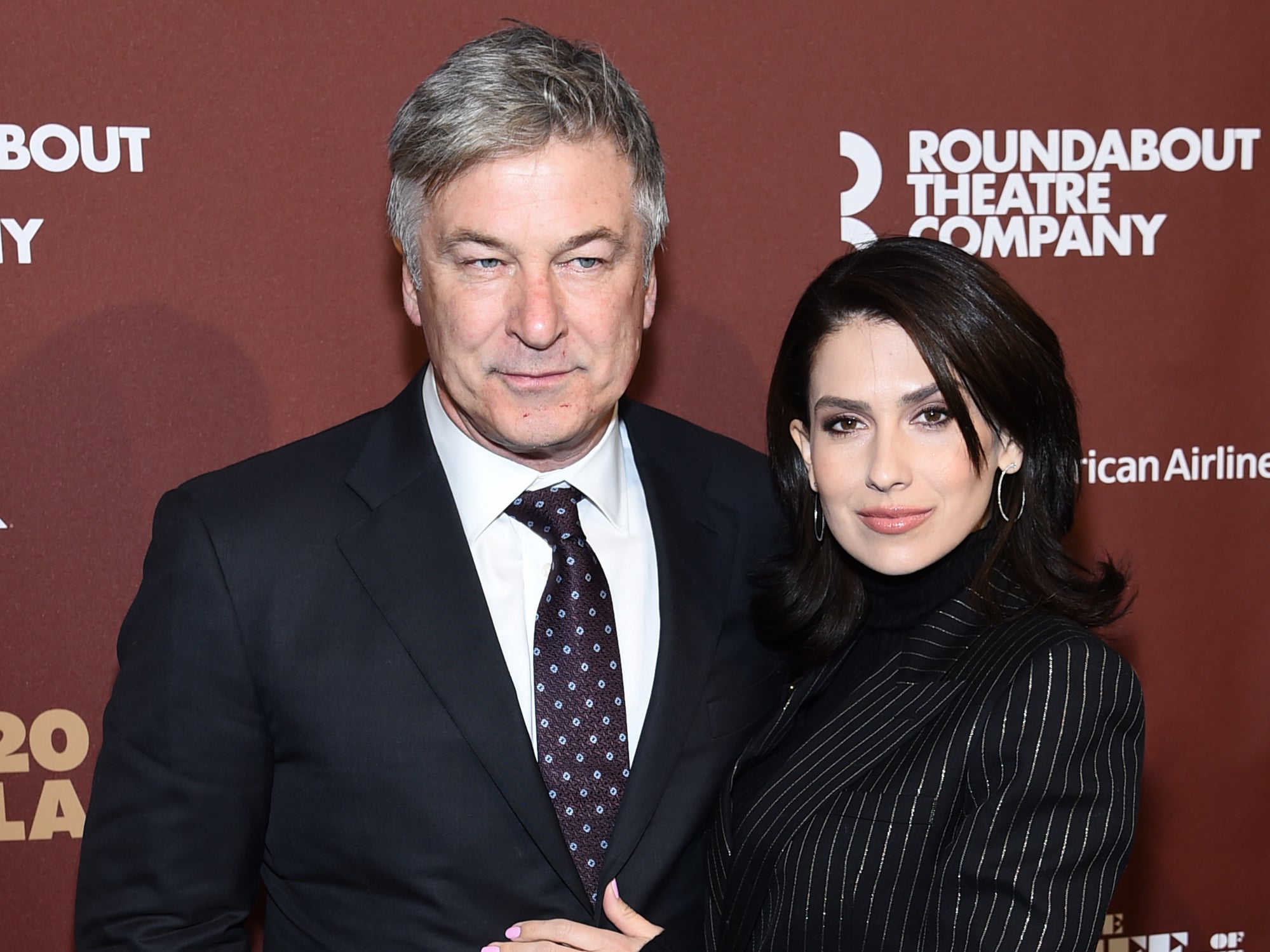 Hilaria Baldwin revela el nombre de nuevo bebé mientras Alec le dice a los que cuestionan su sexto hijo que se ‘callen’