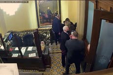 Critican a Mike Pence después de romper el silencio al oponerse a la Ley del Derecho al Voto