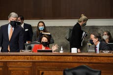 Klobuchar se niega a llamar a quienes atacaron el Capitolio unos simples “provocadores”
