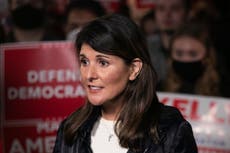 Nikki Haley acusada de hipocresía por publicar una foto junto a la playa después del ataque del Día de los Caídos a Kamala Harris