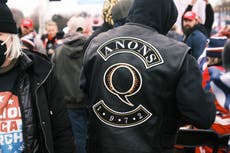¿Por qué los partidarios de QAnon creen que Trump regresará hoy como presidente de Estados Unidos?