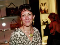 Los abogados de Ghislaine Maxwell revelan más de 2,000 fotos ‘altamente confidenciales’ en pruebas en su contra