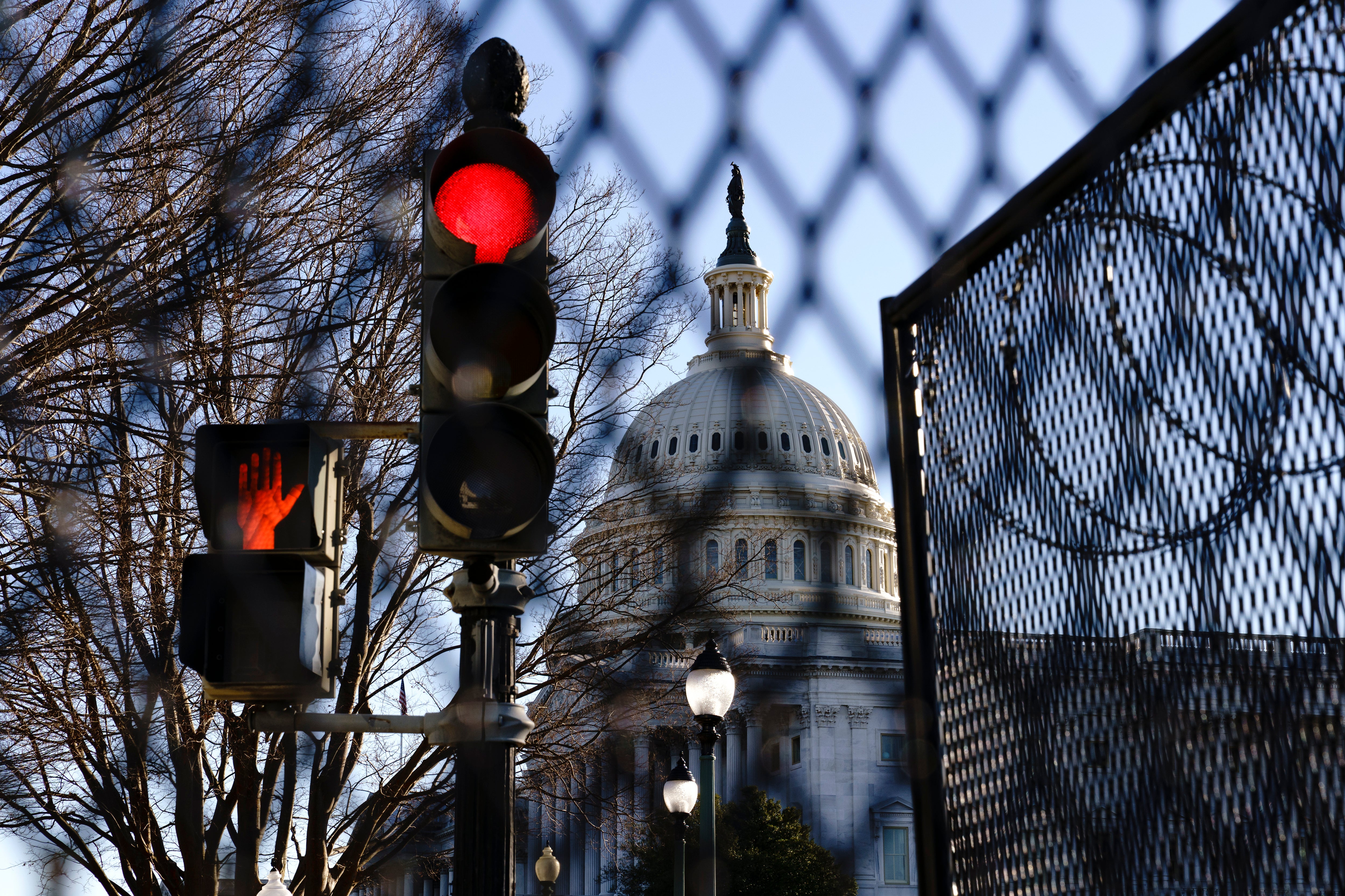 Los ex nombrados por Trump no pueden conseguir trabajo en DC y todavía están esperando los pagos de vacaciones