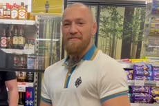 Conor McGregor es criticado por no usar cubrebocas en supermercado