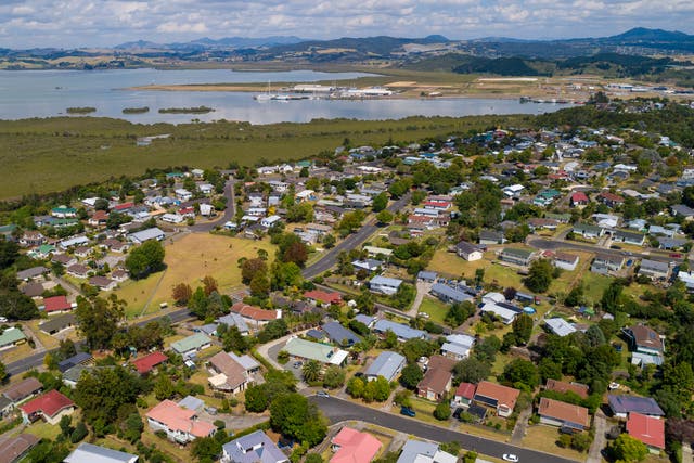 Las autoridades de Nueva Zelanda han dicho que la ciudad de Whangarei es una de las áreas amenazadas por la alerta de tsunami.