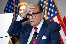 Rudy Giuliani mantendrá el título honorífico a pesar de la presión para revocarlo tras disturbios en el Capitolio